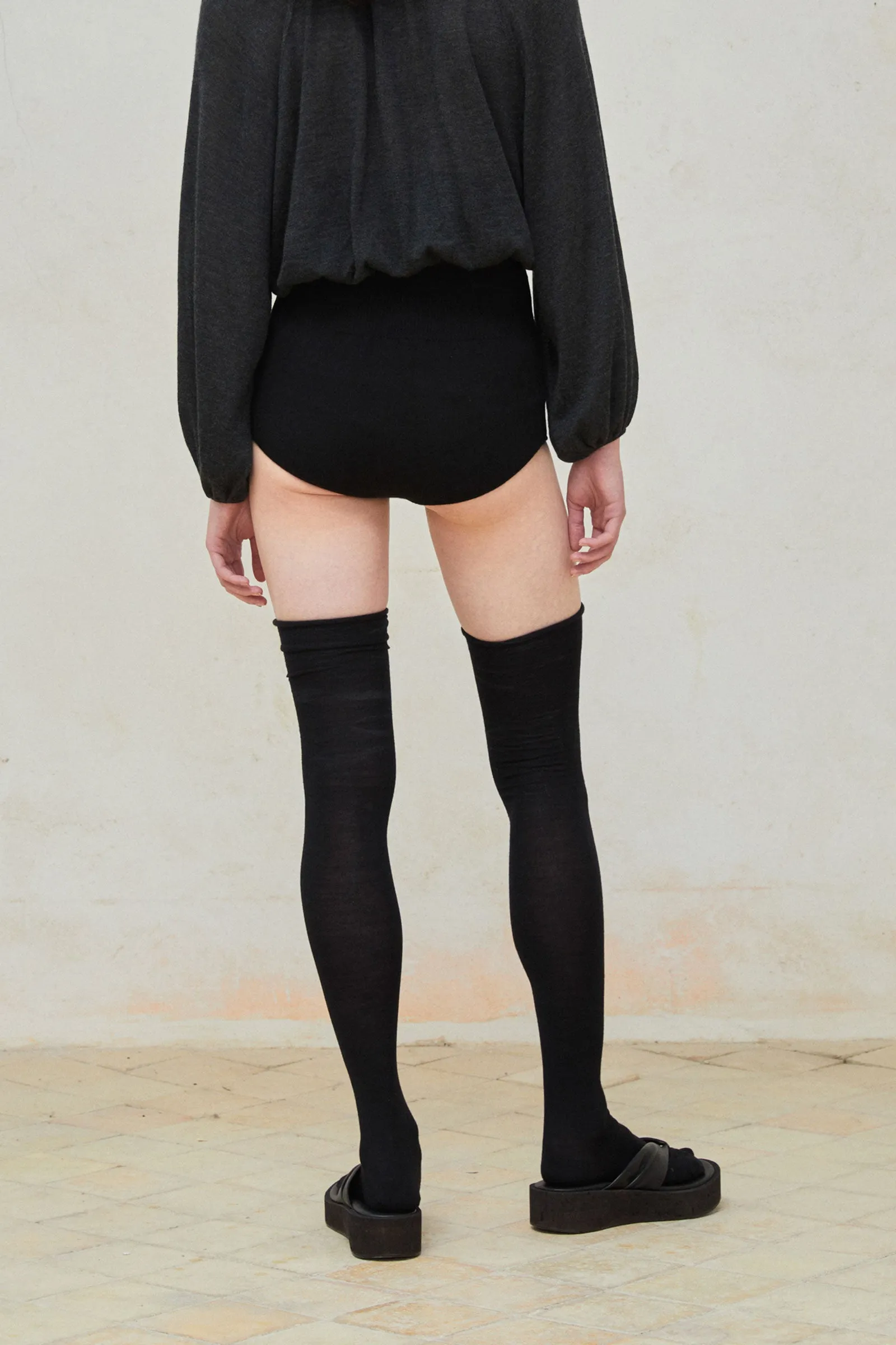 ADA, BLACK LEATHER FLIPFLOPS