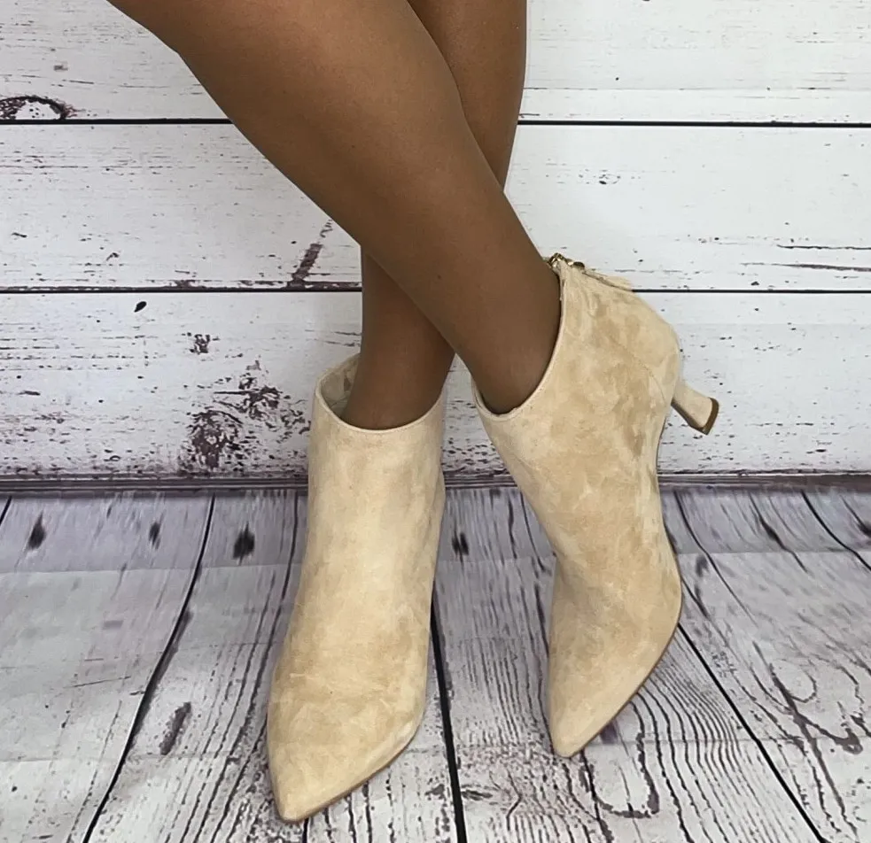 Botin tacon ante crema
