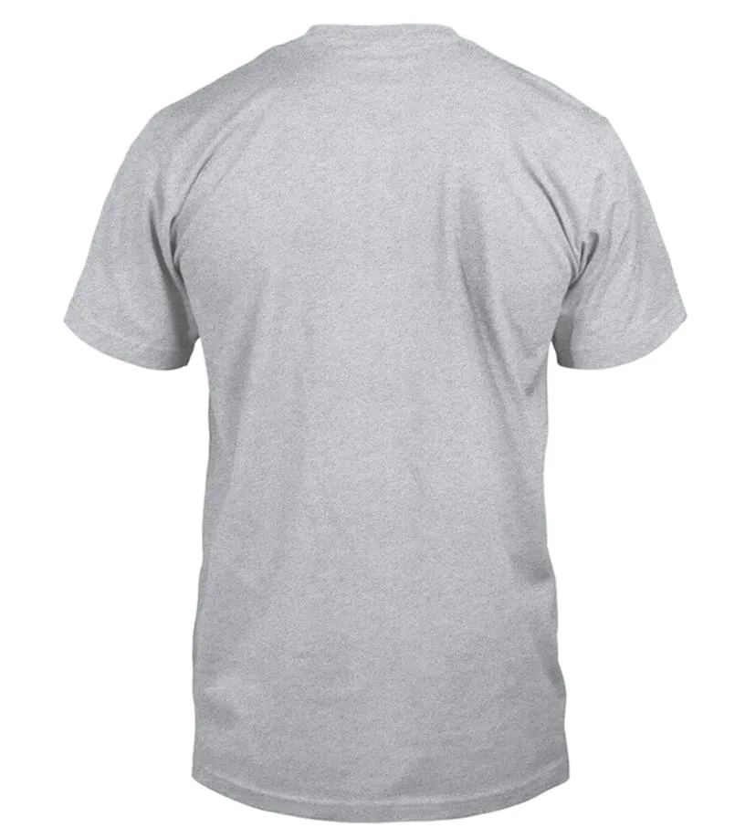 Este papá increíble pertenece a Emma & William. Feliz día del padre Camiseta cuello redondo Unisex