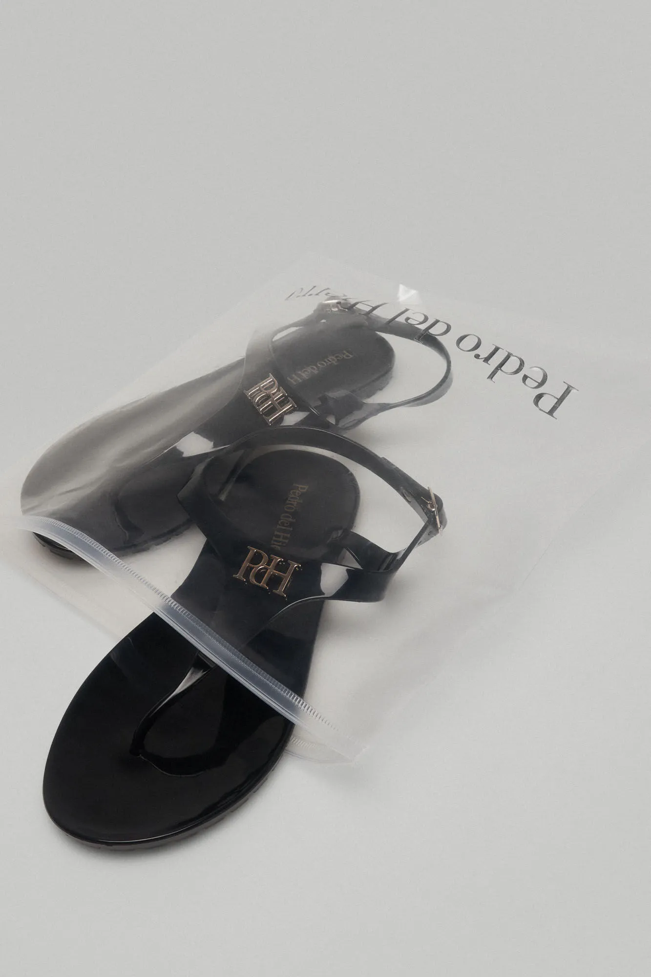 FLIPFLOPS WITH BUCKLE LOGO