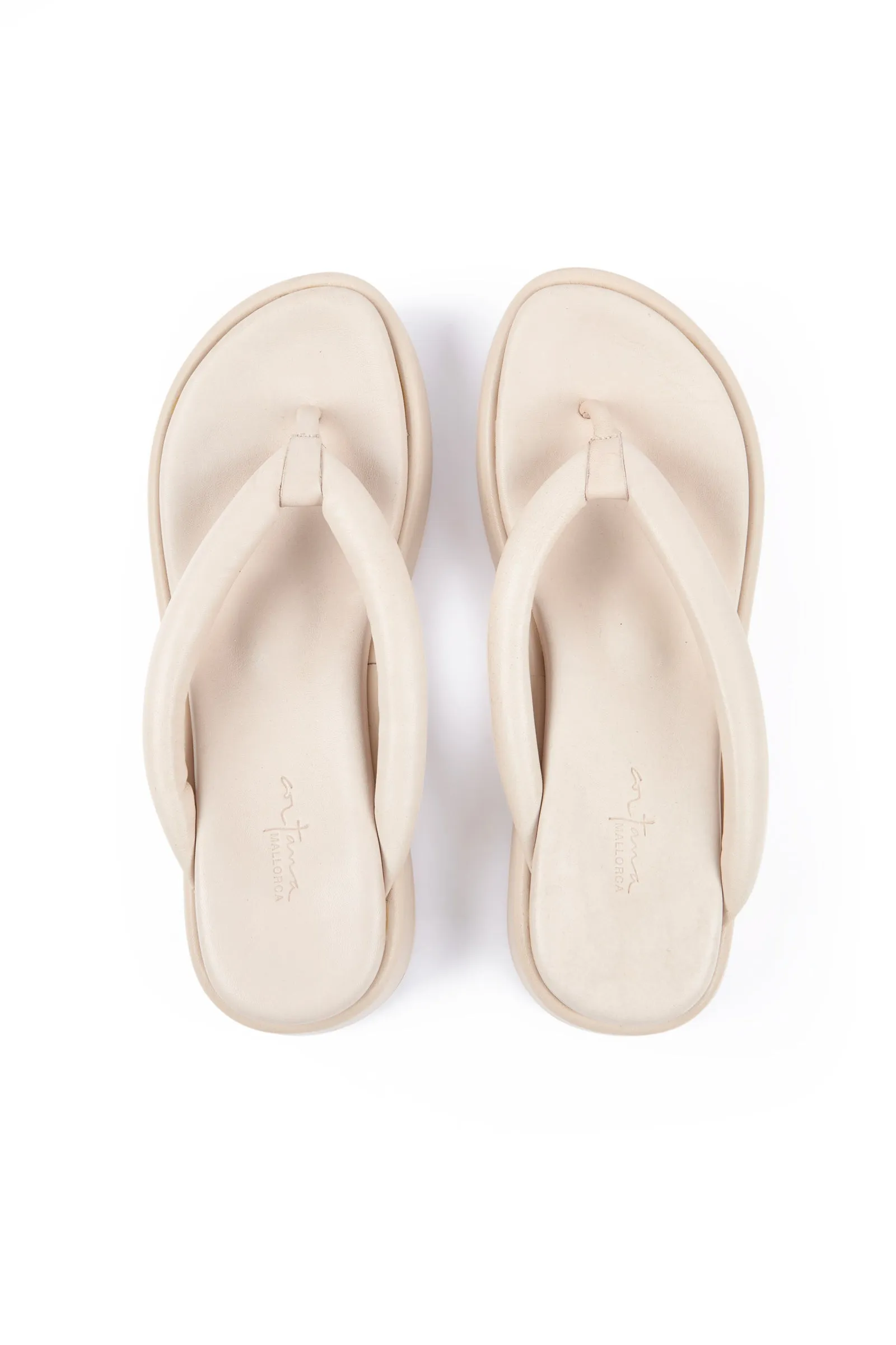 Geisha, ecru platform flip flops