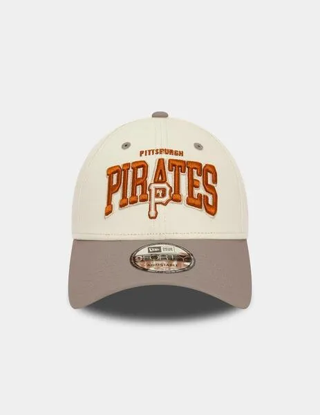 GORRA NEW ERA 940 WHITE CROWN PITPIR IVORY/ASH BROWN