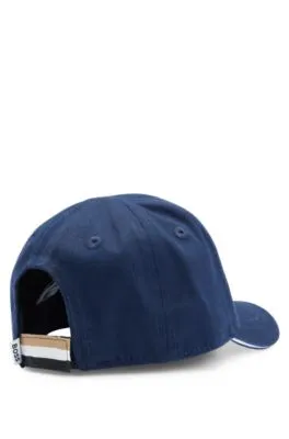 Gorra para niños en sarga de algodón con logo en relieve