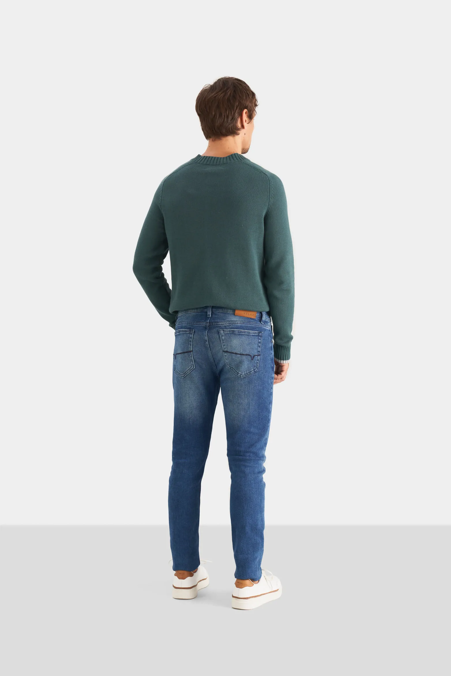 Jean sirio de algodón orgánico para hombre silueta semi ajustada
