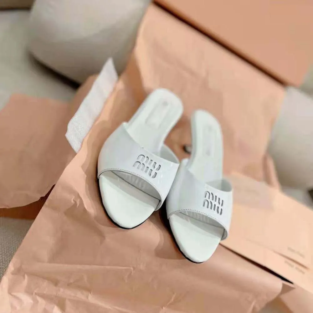 MIU MIU SANDALIAS MUJER CHAROL CON TACóN 45 MMBLANCO