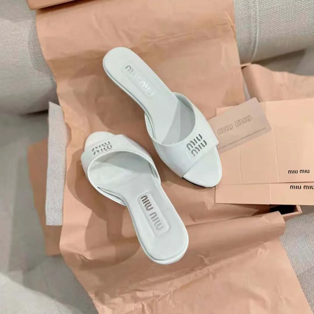 MIU MIU SANDALIAS MUJER CHAROL CON TACóN 45 MMBLANCO