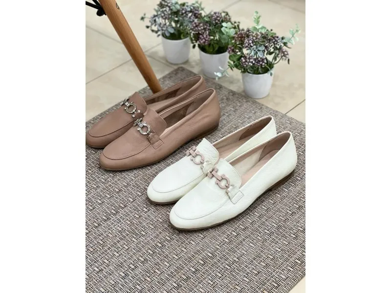 MOCASÍN DE PIEL 3775 CALZADOS ROLDAN EN COLOR CAMEL O HIELO