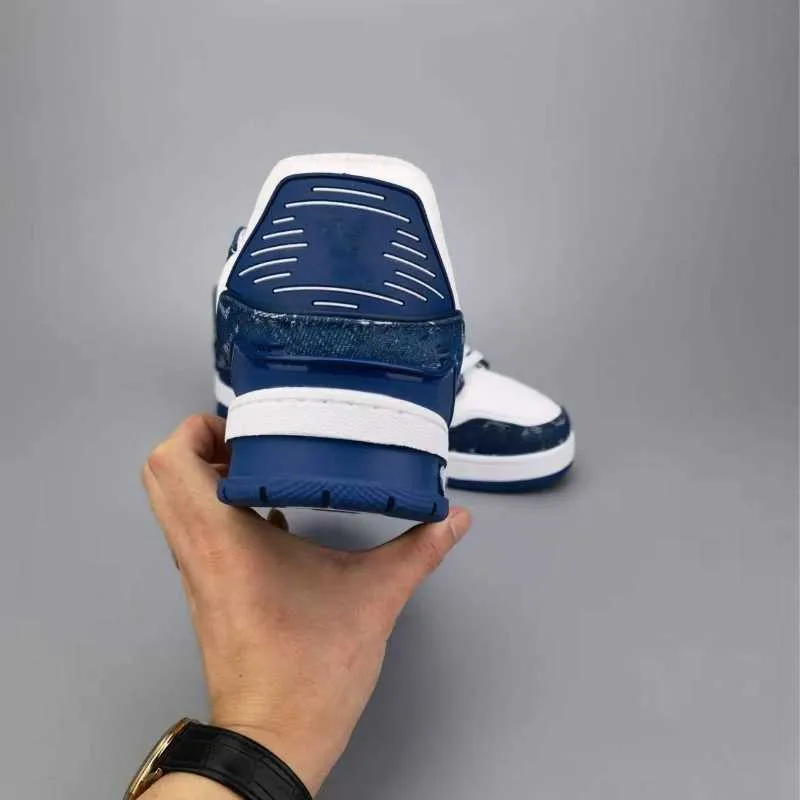 Nuevos zapatos de diseñador Flat Sneaker Trainer en estampado de zapatos casuales de mezclilla de mezclilla Plata de moda de let