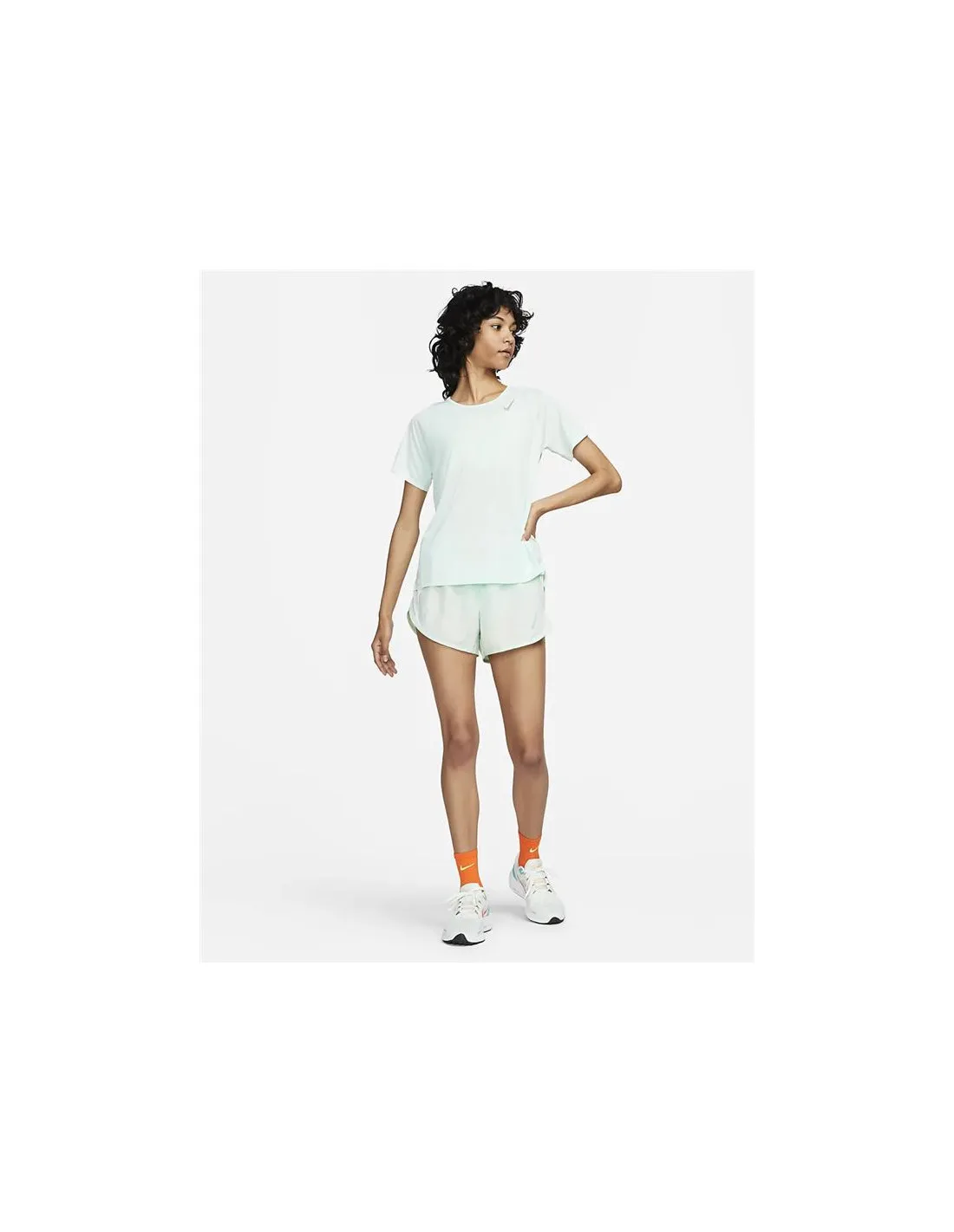 PANTALONES VERDES CORTOS DE RUNNING NIKE DRIFIT TEMPO RACE MUJER