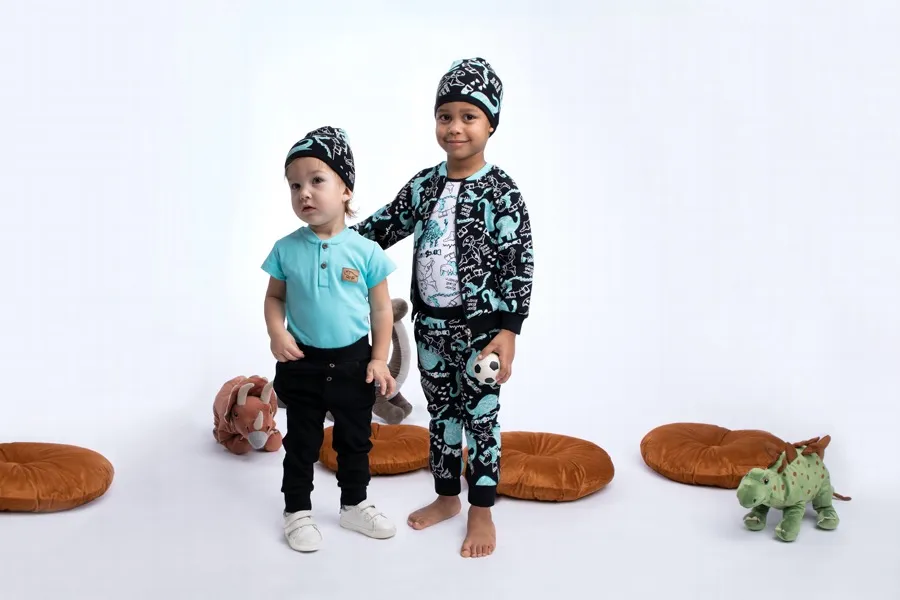 Pantalón negro de niño colección Dino