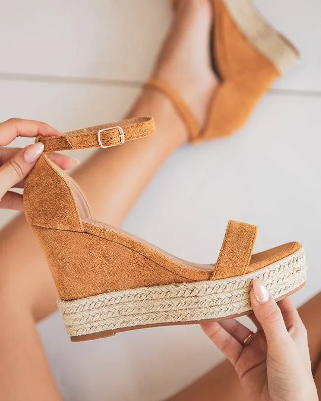 SANDALIA DE MUJER CON CUñA EN ANTE CAMEL Y CUERDA  NINON