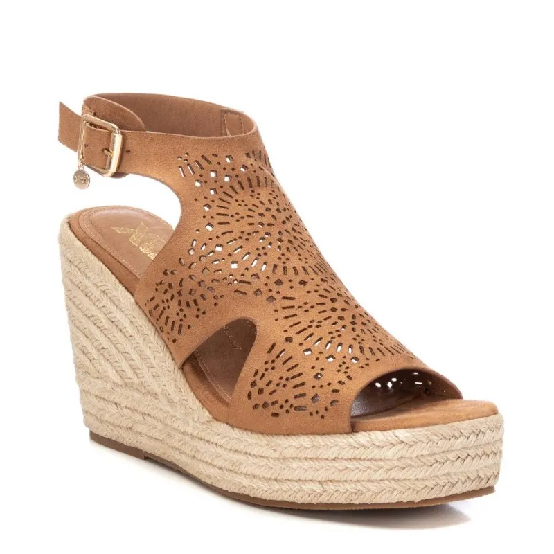 Sandalia de mujer XTI 142437 Camel