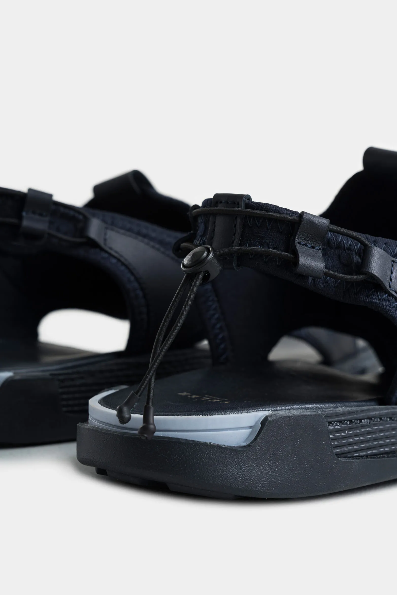 Sandalia halo 2 de cuero y neopreno para hombre silueta deportiva