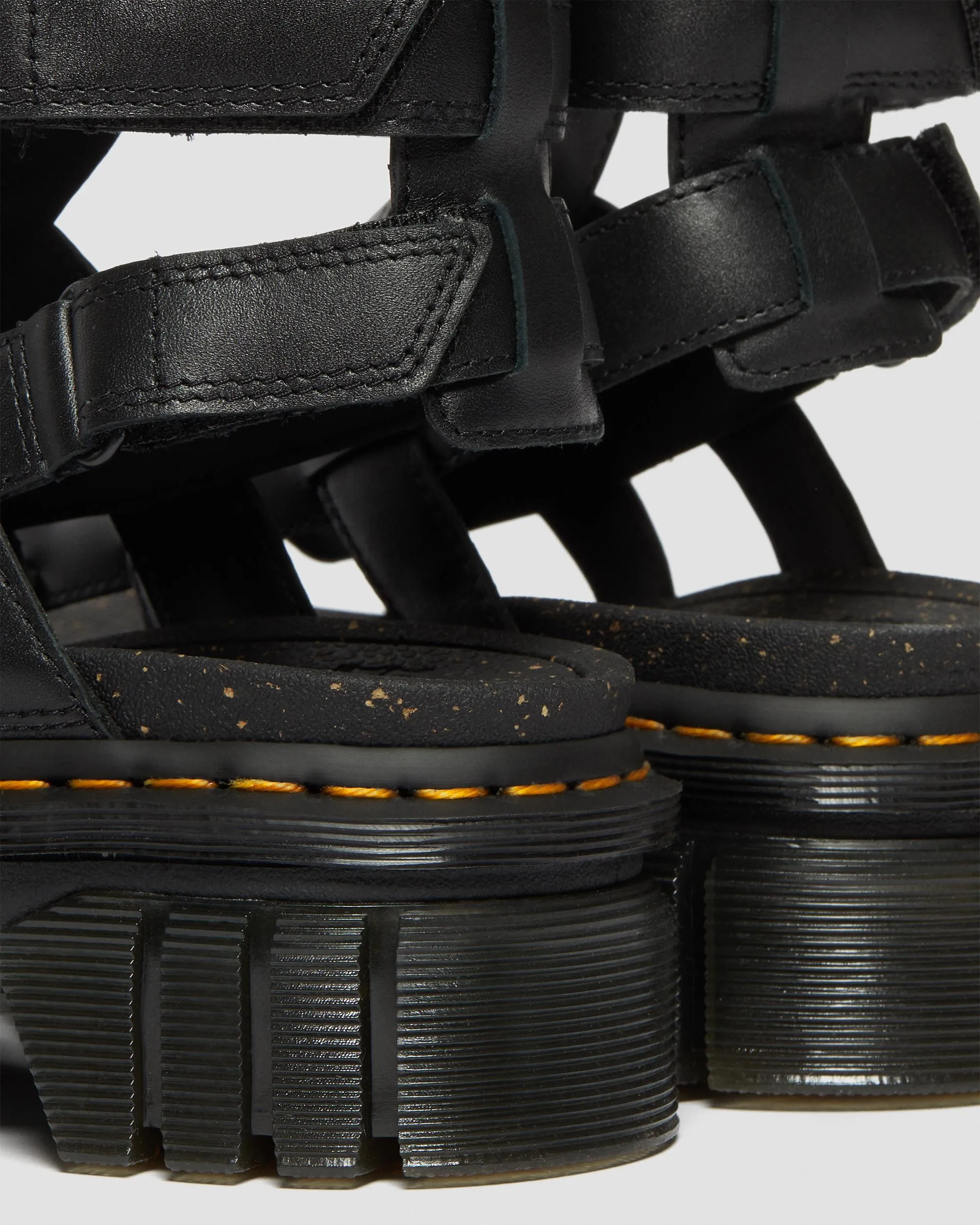 Sandalias con plataforma Ricki de piel Nappa Lux de tipo gladiador