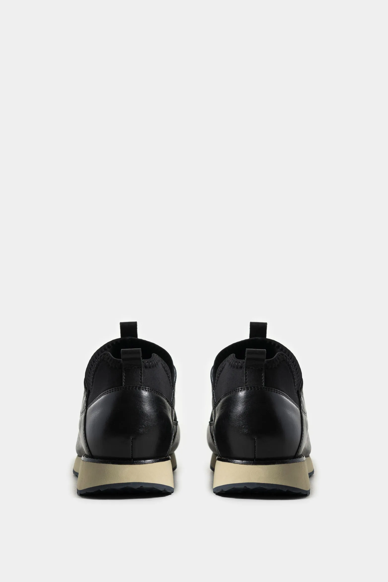 Tenis neo 2 de cuero para hombre con perforaciones láser