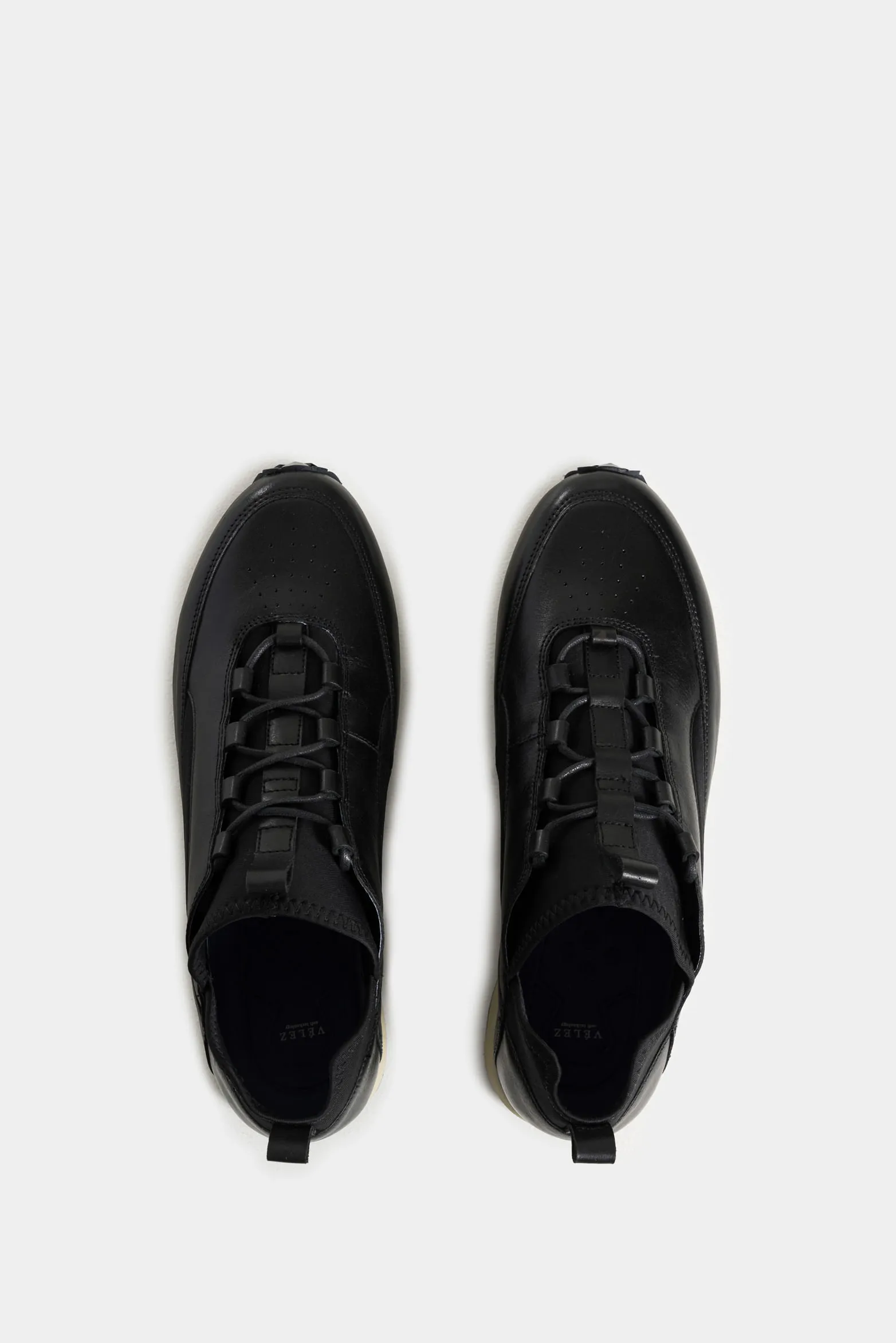 Tenis neo 2 de cuero para hombre con perforaciones láser