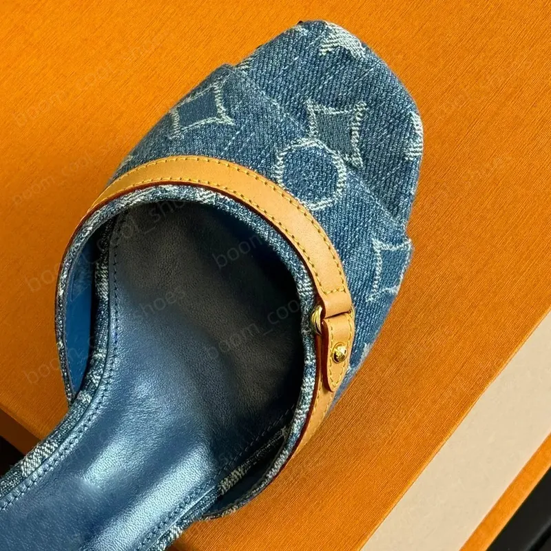 WOMEN REVIVAL MULE DESIGNER BLUE DENIM SANDALS BORDED STILETTO TACONES DE TACONES DE TACONES DE CUERO FLIPFLOPS SANDAL MULA SAN