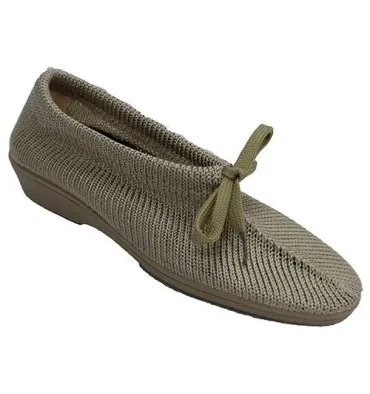 Zapatilla mujer adaptable como un calcetin super cómodas Soca en beig