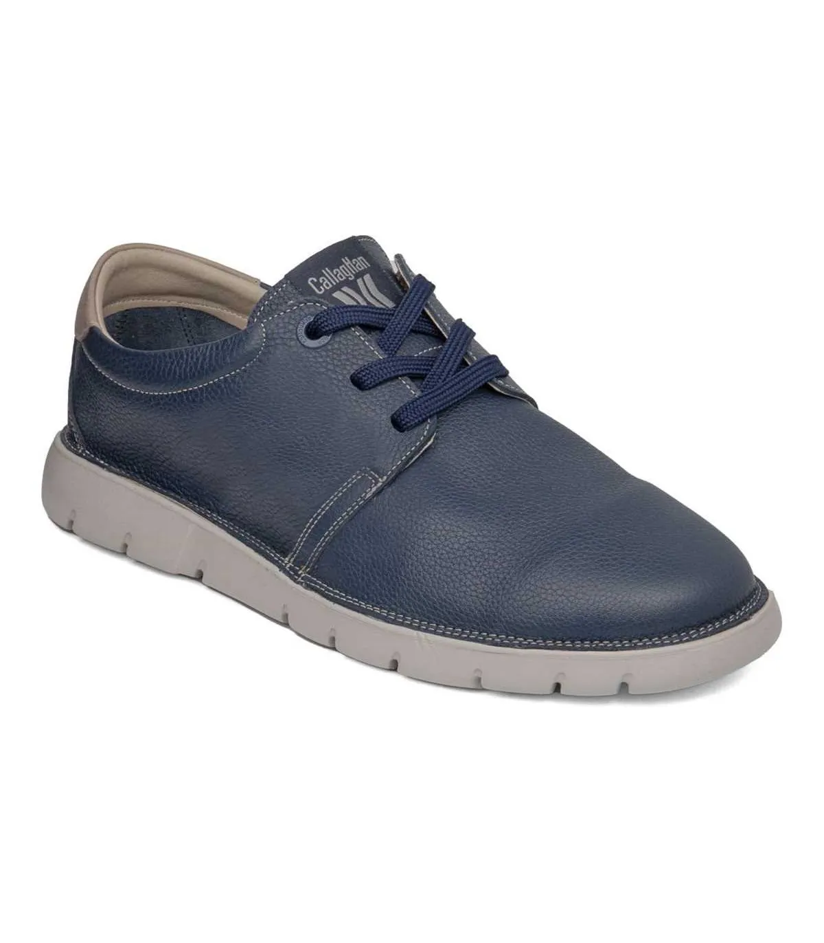Zapato de caballero en piel azul con cordones