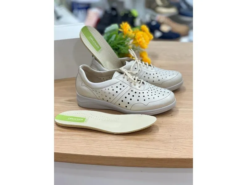ZAPATO DEPORTIVO DE PIEL 25003 DRUCKER EN COLOR BEIGE