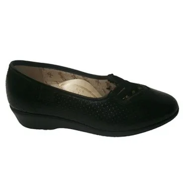 Zapato mujer calado con gomas cruzadas Doctor Cutillas en negro