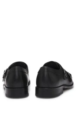 Zapatos de piel con hebilla y suela flexible