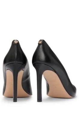 Zapatos de salón de piel con tacón alto y puntera afilada